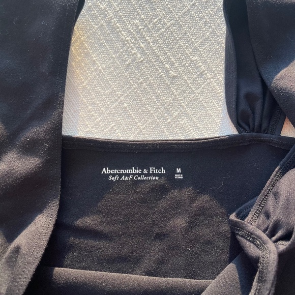 Abercrombie Seamless Fabric Sweetheart Top - Picture 3 of 4